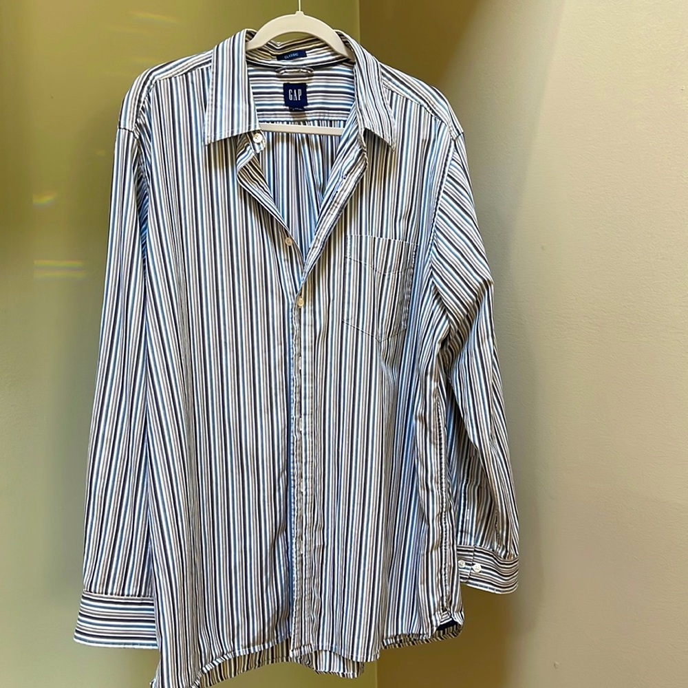 Gap Men’s Classic Button Down